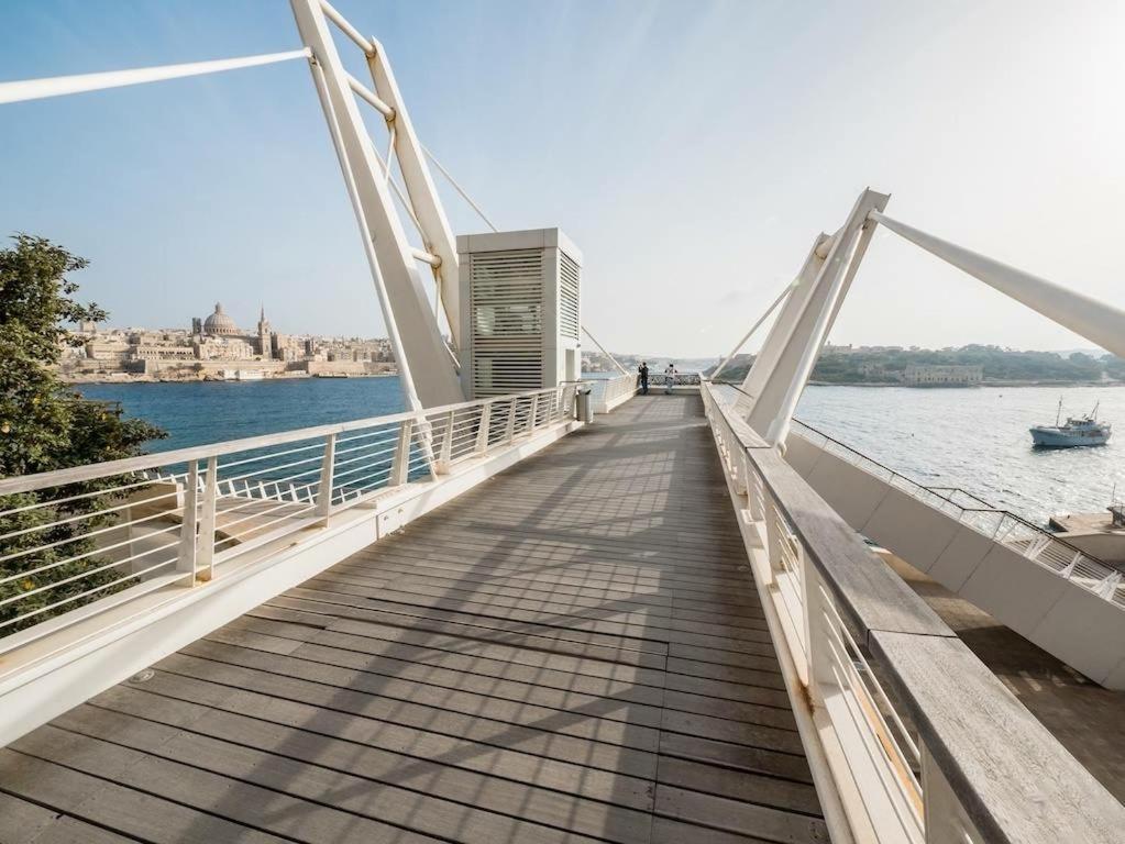 סליאמה Modern Seaview Apartment In A Prime Location מראה חיצוני תמונה